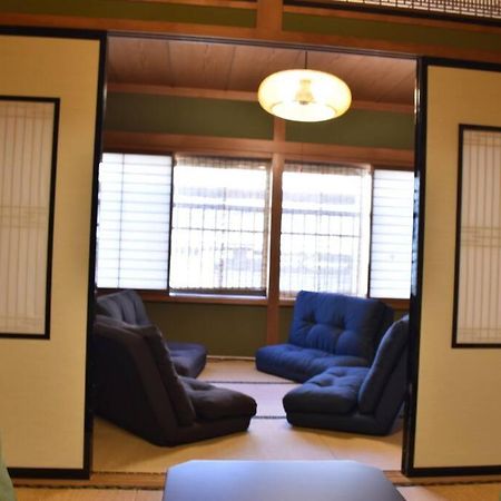 Only For One Group Cheaper For 6Th & 7Th Guest 市街地中心部 一棟貸しの宿 Guest House Don'S Home 다카야마 외부 사진